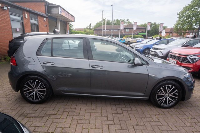 View our VOLKSWAGEN GOLF