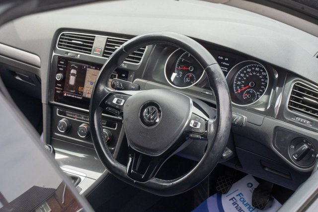 View our VOLKSWAGEN GOLF