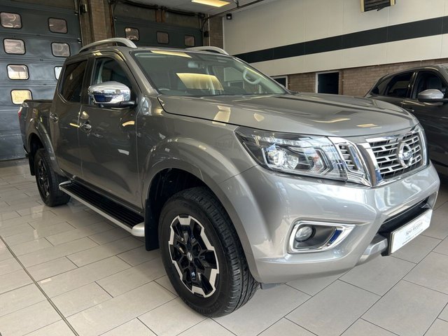 View our Nissan Navara 2.3 dCi Tekna Pickup Double Cab 4dr Diesel Auto 4WD Euro 6 (190 ps)