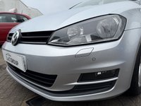 USED 2016 66 VOLKSWAGEN GOLF 1.6 TDI BLUEMOTION TECH MATCH EDITION AUTOMATIC 5dr DSG EURO 6 **SUPER LOW RUNNING COSTS WITH �&pound;20 A YEAR ROAD TAX** * L&C GROUP SHALL BEAT ANY 'WE BUY CARS VALUATION' FOR YOUR PART EXCHANGE *