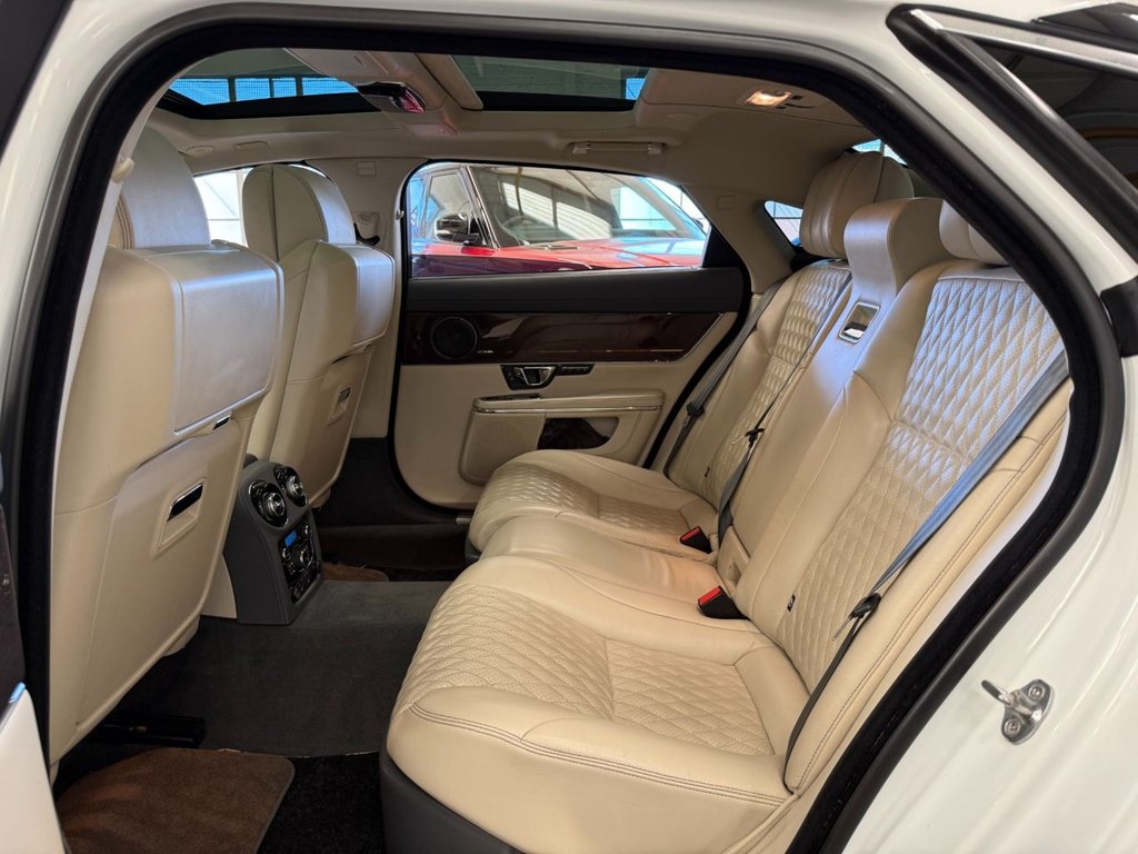 USED 2016 66 JAGUAR XJ 5.0 V8 Autobiography Saloon 4dr Petrol Auto Euro 6 (s/s) (LWB) (510 ps) 