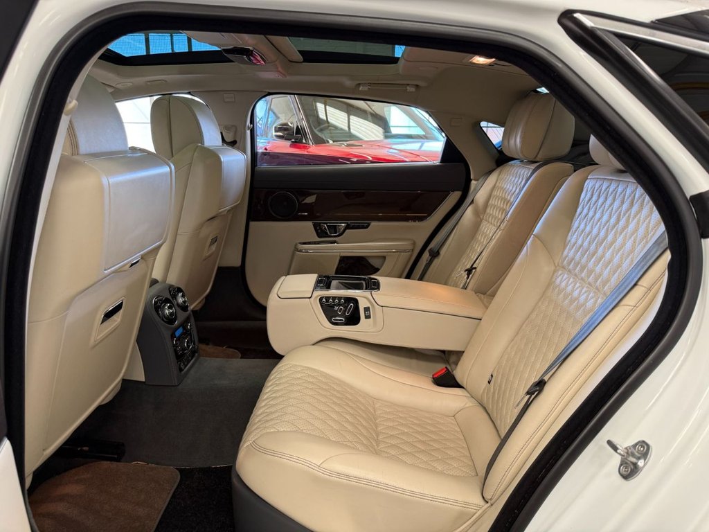 USED 2016 66 JAGUAR XJ 5.0 V8 Autobiography Saloon 4dr Petrol Auto Euro 6 (s/s) (LWB) (510 ps) 