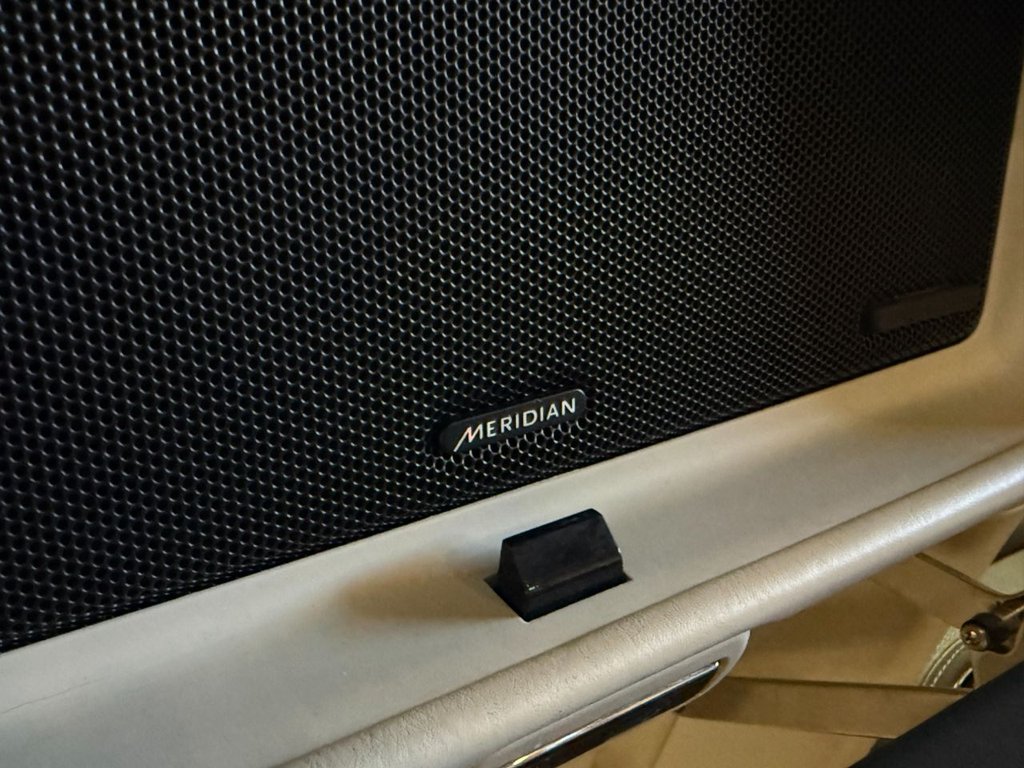 USED 2016 66 JAGUAR XJ 5.0 V8 Autobiography Saloon 4dr Petrol Auto Euro 6 (s/s) (LWB) (510 ps) 
