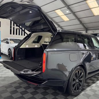 View our LAND ROVER RANGE ROVER