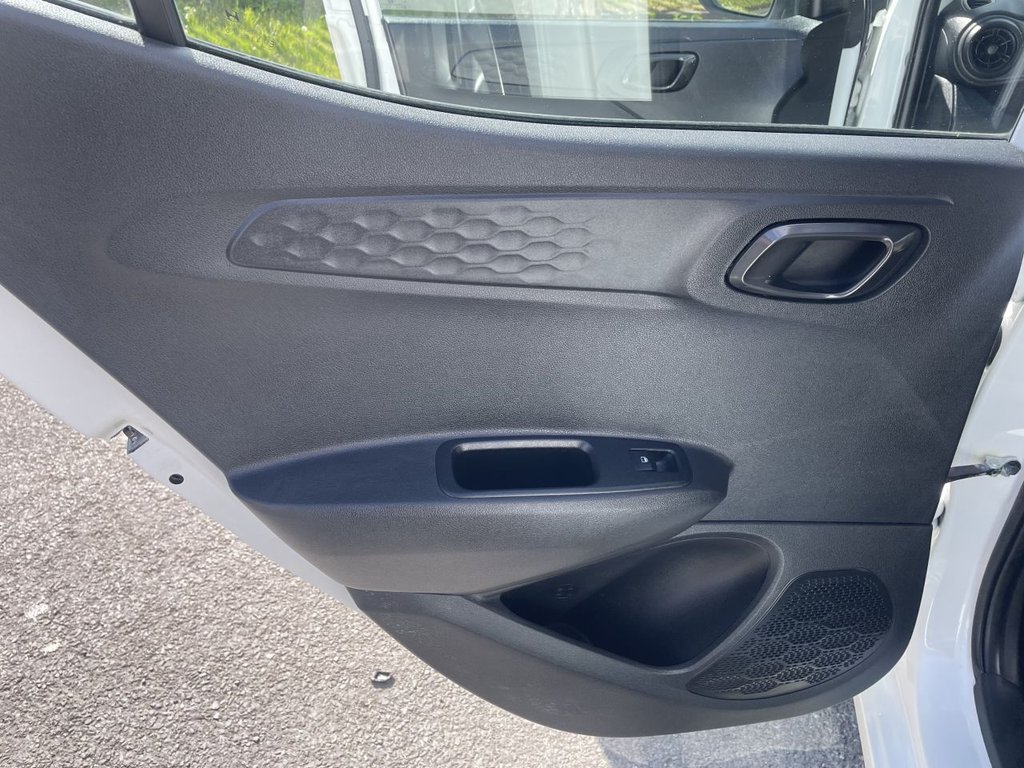 USED 2020 70 HYUNDAI I10 1.0 SE Connect Hatchback 5dr Petrol Manual Euro 6 (s/s) (67 ps) Rear Camera, Lane Departure