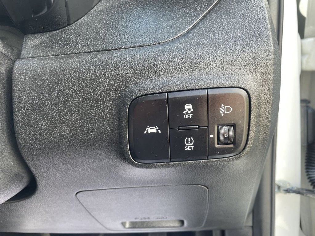 USED 2020 70 HYUNDAI I10 1.0 SE Connect Hatchback 5dr Petrol Manual Euro 6 (s/s) (67 ps) Rear Camera, Lane Departure