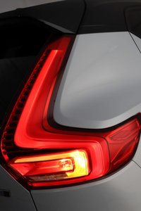 USED 2019 19 VOLVO XC40 2.0 D4 R-Design Pro SUV 5dr Diesel Auto AWD Euro 6 (s/s) (190 ps) 1 OWNER