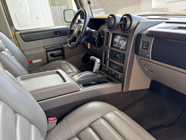 View our HUMMER H2