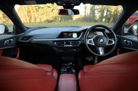 USED 2019 69 BMW 1 SERIES 1.5 118i M Sport Hatchback 5dr Petrol DCT Euro 6 (s/s) (140 ps) ALPINE WHITE PAINTWORK + RED LEATHER + HEATED SEATS