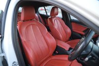 USED 2019 69 BMW 1 SERIES 1.5 118i M Sport Hatchback 5dr Petrol DCT Euro 6 (s/s) (140 ps) ALPINE WHITE PAINTWORK + RED LEATHER + HEATED SEATS