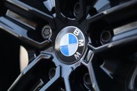 USED 2019 69 BMW 1 SERIES 1.5 118i M Sport Hatchback 5dr Petrol DCT Euro 6 (s/s) (140 ps) ALPINE WHITE PAINTWORK + RED LEATHER + HEATED SEATS
