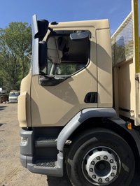 USED 2015 65 DAF LF 2015 DAF LF-220 4x2 Crane Vehicle 