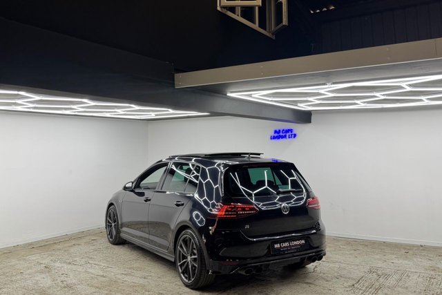 View our VOLKSWAGEN GOLF