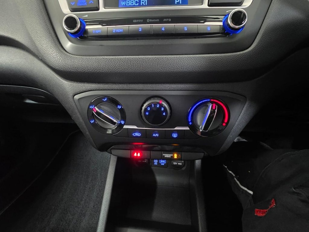 USED 2015 L HYUNDAI I20 1.2 SE Coupe 3dr Petrol Manual Euro 6 (84 ps) Bluetooth - Parking Sensors!
