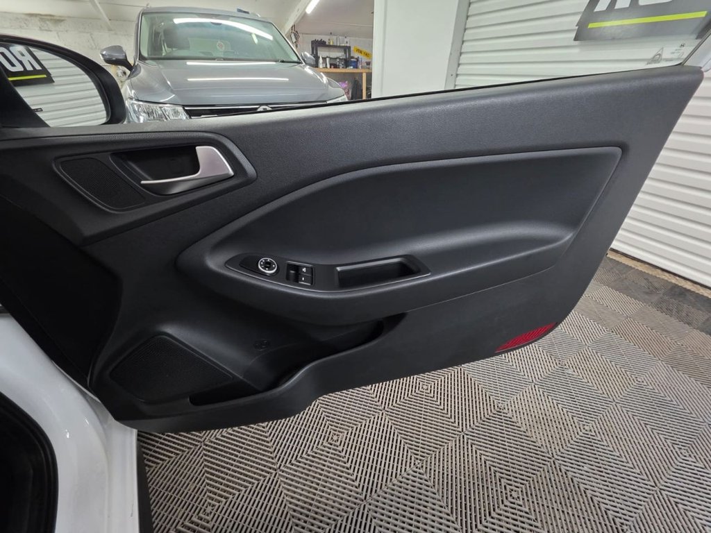 USED 2015 L HYUNDAI I20 1.2 SE Coupe 3dr Petrol Manual Euro 6 (84 ps) Bluetooth - Parking Sensors!