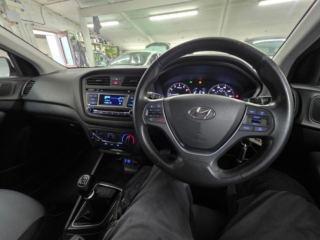 USED 2015 L HYUNDAI I20 1.2 SE Coupe 3dr Petrol Manual Euro 6 (84 ps) Bluetooth - Parking Sensors!