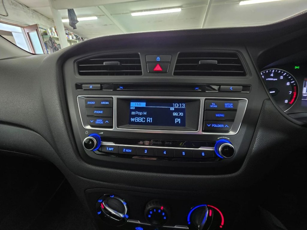 USED 2015 L HYUNDAI I20 1.2 SE Coupe 3dr Petrol Manual Euro 6 (84 ps) Bluetooth - Parking Sensors!