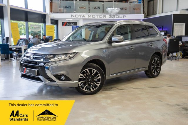 2017 OUTLANDER 2.0H 12KWH 4HS SUV 5DR PETROL PLUG IN HYBRID CVT 4WD EURO... photo