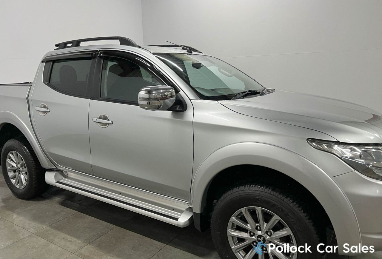 2018 MITSUBISHI L200 2.4 DI-D DC Barbarian Pickup Double Cab 4dr Diesel Auto 4WD Euro 6 (178 ps) - vehicle photo 9 for sale on PureCar