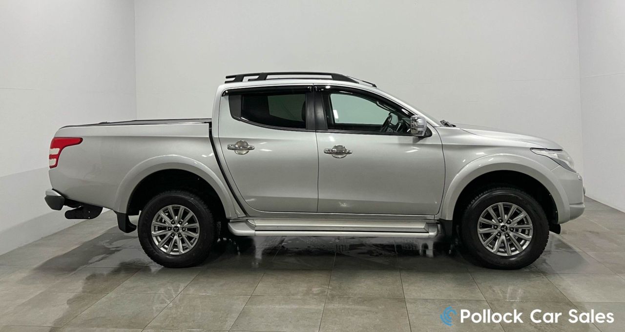 2018 MITSUBISHI L200 2.4 DI-D DC Barbarian Pickup Double Cab 4dr Diesel Auto 4WD Euro 6 (178 ps) - vehicle photo 4 for sale on PureCar