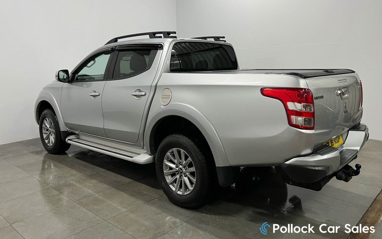 2018 MITSUBISHI L200 2.4 DI-D DC Barbarian Pickup Double Cab 4dr Diesel Auto 4WD Euro 6 (178 ps) - vehicle photo 16 for sale on PureCar