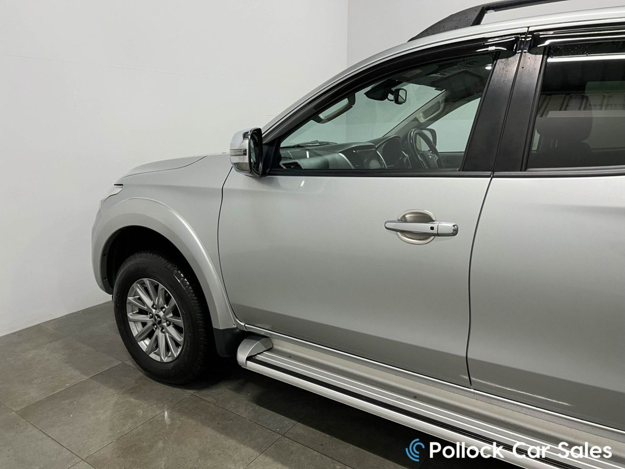 2018 MITSUBISHI L200 2.4 DI-D DC Barbarian Pickup Double Cab 4dr Diesel Auto 4WD Euro 6 (178 ps) - vehicle photo 18 for sale on PureCar