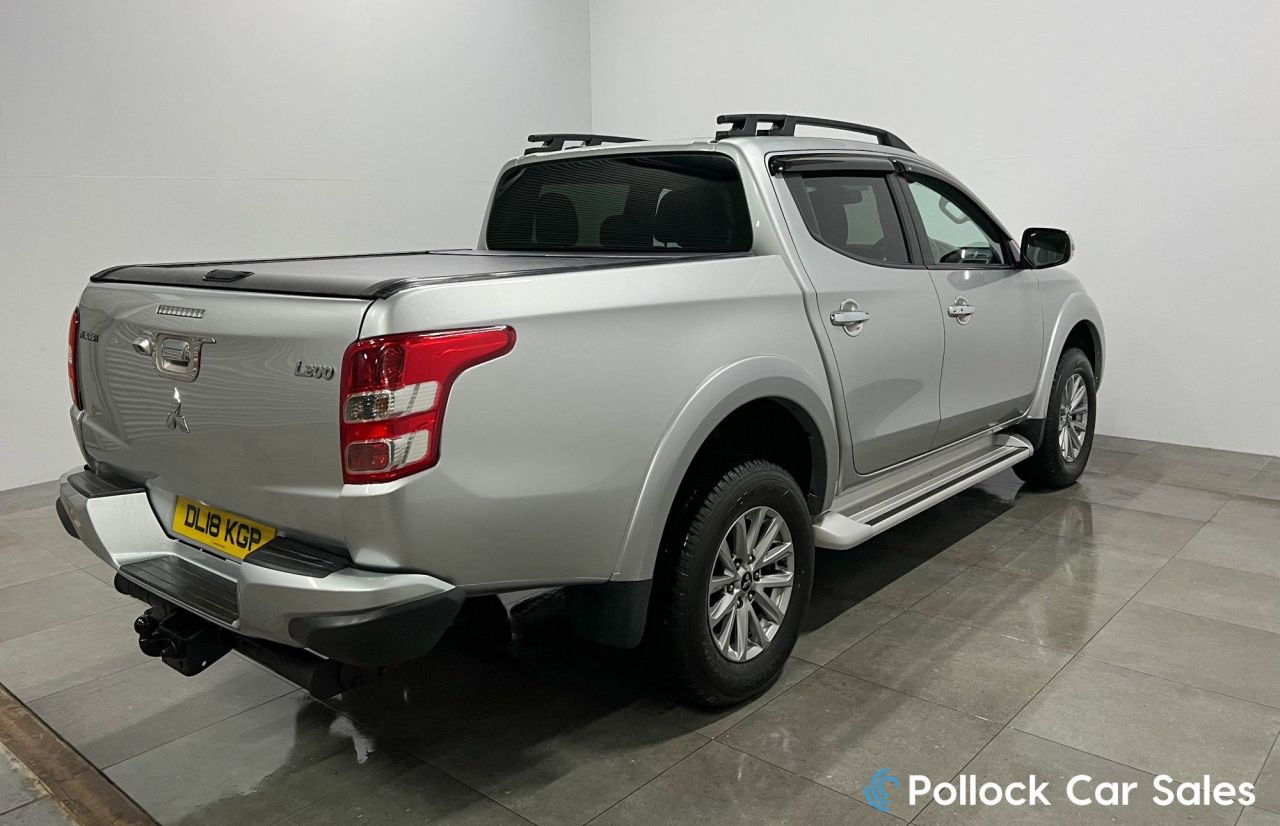 2018 MITSUBISHI L200 2.4 DI-D DC Barbarian Pickup Double Cab 4dr Diesel Auto 4WD Euro 6 (178 ps) - vehicle photo 20 for sale on PureCar