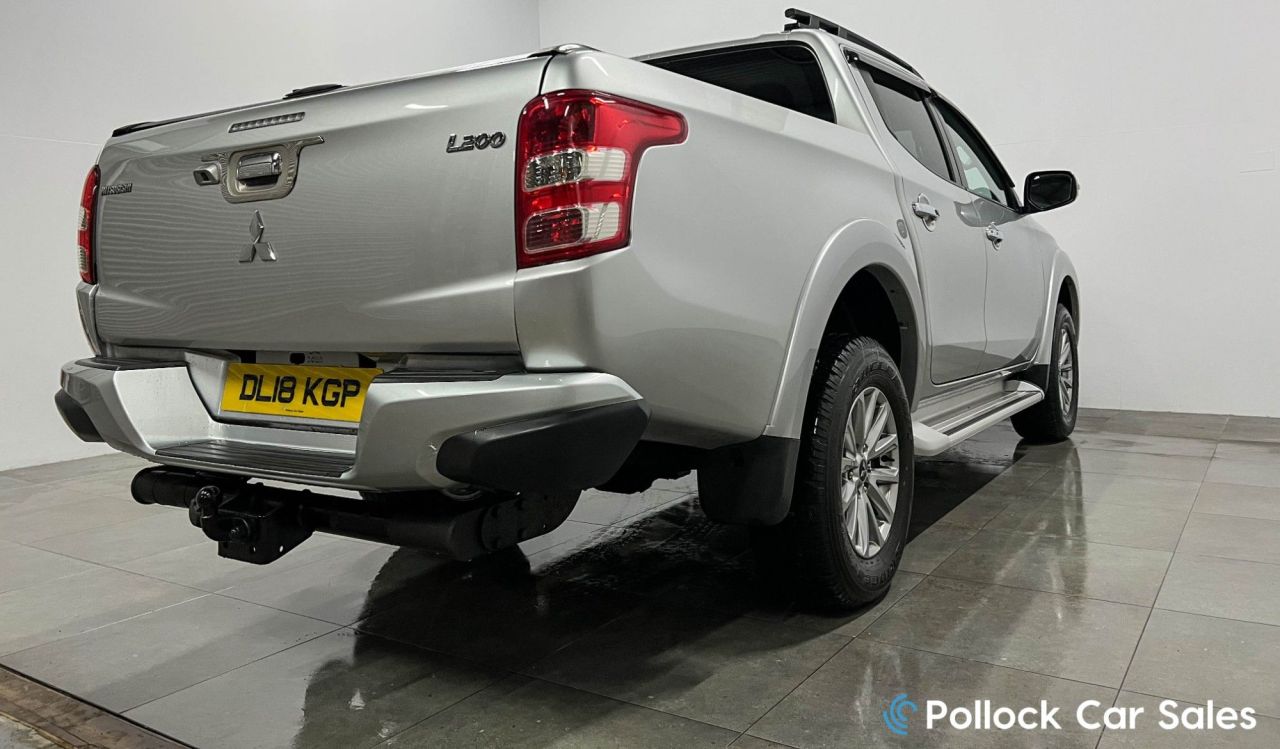 2018 MITSUBISHI L200 2.4 DI-D DC Barbarian Pickup Double Cab 4dr Diesel Auto 4WD Euro 6 (178 ps) - vehicle photo 23 for sale on PureCar