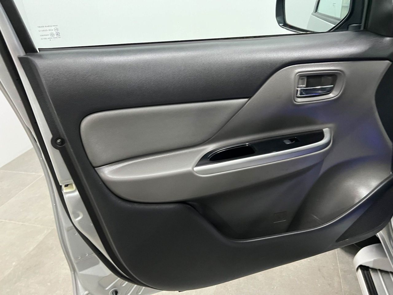 2018 MITSUBISHI L200 2.4 DI-D DC Barbarian Pickup Double Cab 4dr Diesel Auto 4WD Euro 6 (178 ps) - vehicle photo 30 for sale on PureCar