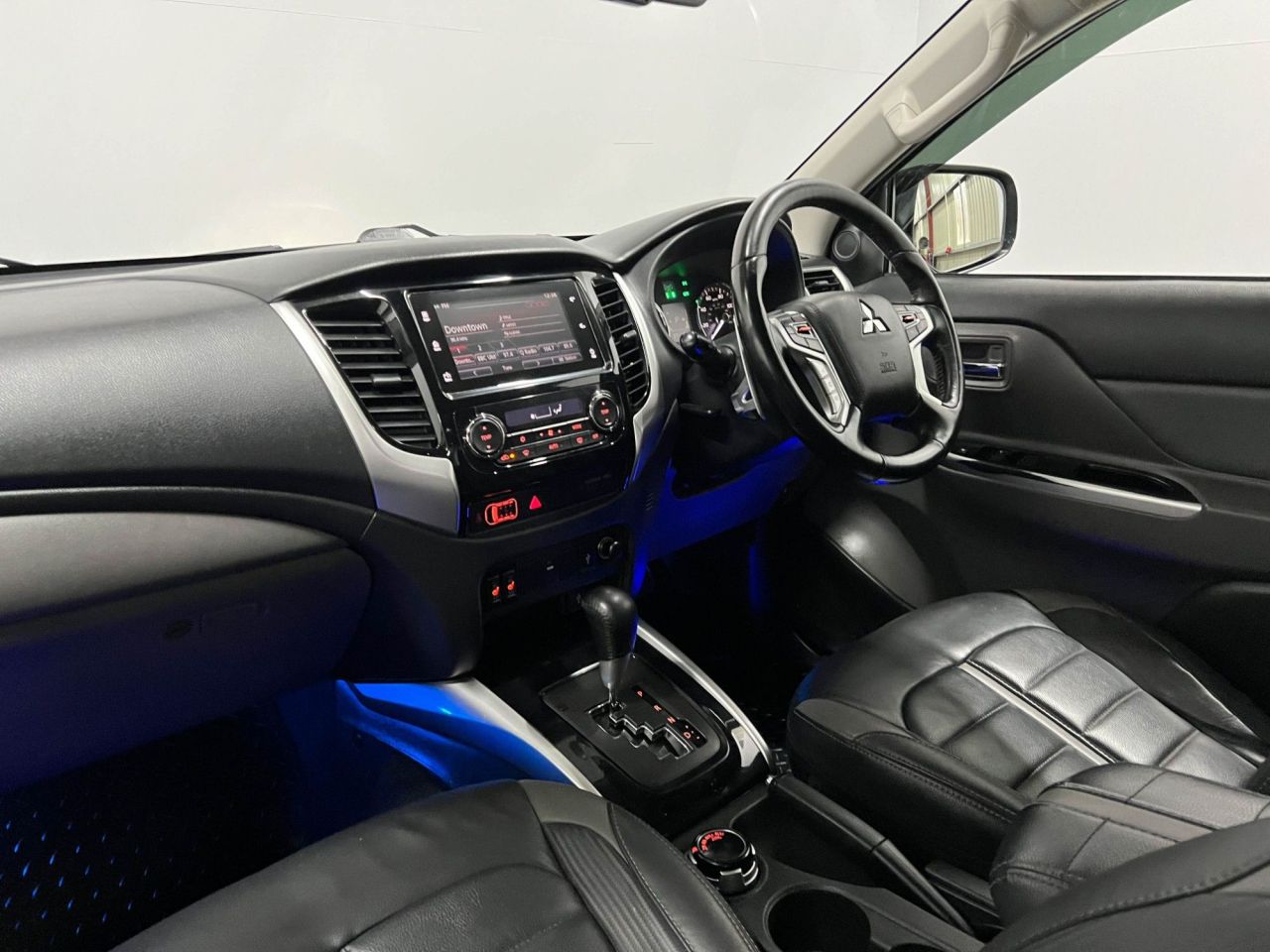 2018 MITSUBISHI L200 2.4 DI-D DC Barbarian Pickup Double Cab 4dr Diesel Auto 4WD Euro 6 (178 ps) - vehicle photo 40 for sale on PureCar