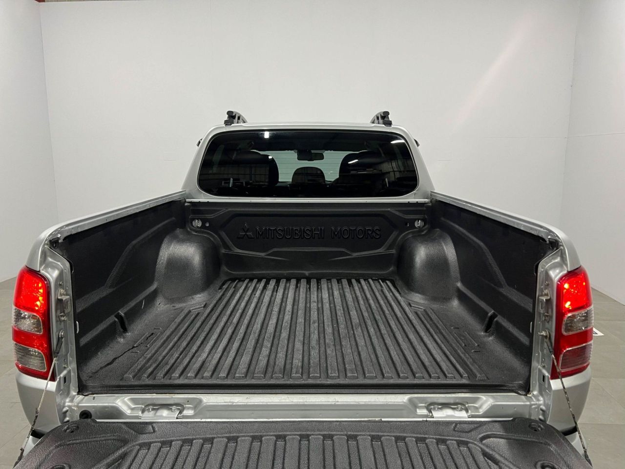 2018 MITSUBISHI L200 2.4 DI-D DC Barbarian Pickup Double Cab 4dr Diesel Auto 4WD Euro 6 (178 ps) - vehicle photo 51 for sale on PureCar