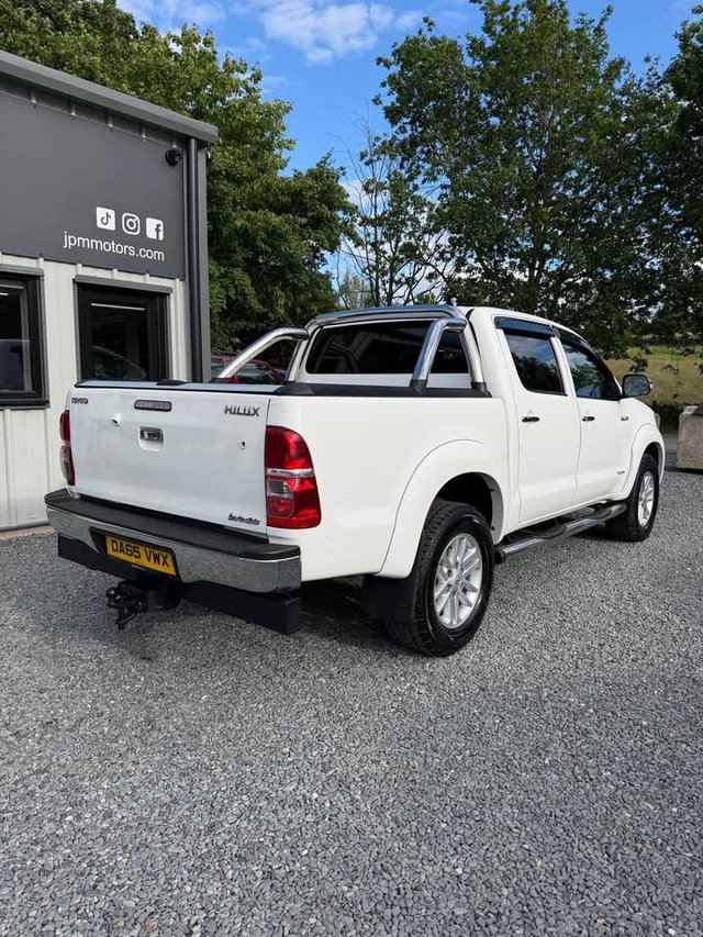 View our TOYOTA HI-LUX