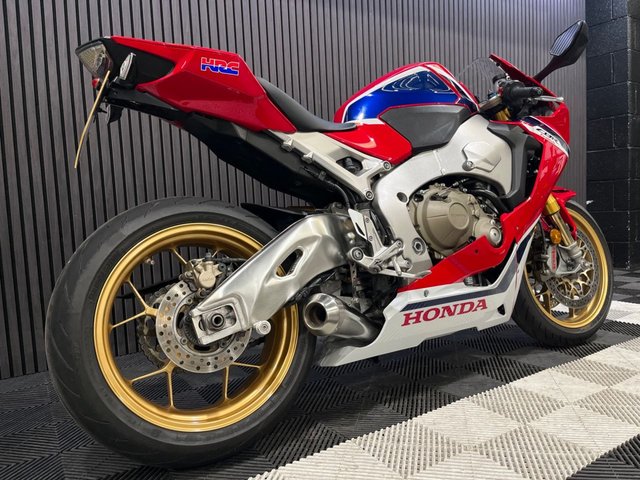 View our HONDA CBR1000RR Fireblade SP