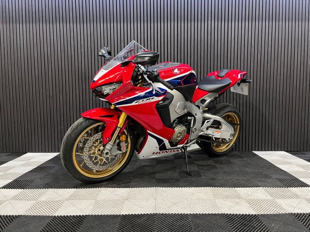 View our HONDA CBR1000RR Fireblade SP