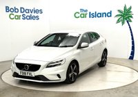 USED 2018 18 VOLVO V40 2.0 T3 R-Design Hatchback 5dr Petrol Manual Euro 6 (s/s) (152 ps) R-Design 152 BHP, Ice White with Heated Black Leather Seats, Sensus Sound System, Bluetooth, Touchscreen, Climate Control, Only 57000 Full S/ History