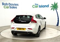 USED 2018 18 VOLVO V40 2.0 T3 R-Design Hatchback 5dr Petrol Manual Euro 6 (s/s) (152 ps) R-Design 152 BHP, Ice White with Heated Black Leather Seats, Sensus Sound System, Bluetooth, Touchscreen, Climate Control, Only 57000 Full S/ History