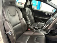 USED 2018 18 VOLVO V40 2.0 T3 R-Design Hatchback 5dr Petrol Manual Euro 6 (s/s) (152 ps) R-Design 152 BHP, Ice White with Heated Black Leather Seats, Sensus Sound System, Bluetooth, Touchscreen, Climate Control, Only 57000 Full S/ History