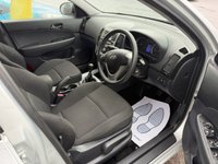 USED 2009 59 HYUNDAI I30 1.4 ES Hatchback 5dr Petrol Manual Euro 4 (108 bhp) 1 OWNER FROM NEW + FULL SERVICE HISTORY + NEW MOT + FRESH SERVICE + LOW MILEAGE EXAMPLE + METALLIC SILVER COLOUR + SPEC INCLUDES ALLOY WHEELS, FRONT FOGLIGHTS, REAR PARKING SENSORS, CLOTH INTERIOR, ISOFIX, REMOTE LOCKING, ELECTRIC WINDOWS AND MIRRORS, A/C, CD/ RADIO + 3 MONTHS WARRANTY + 12 MONTHS AA BREAKDOWN COVER INCLUDED
