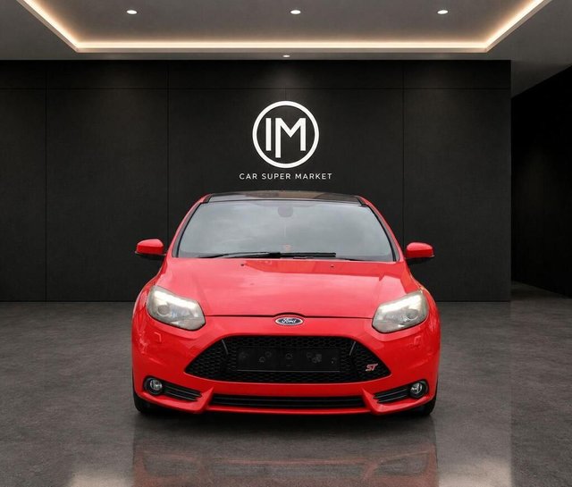 View our Ford Focus 2.0T EcoBoost ST-3 Hatchback 5dr Petrol Manual Euro 5 (s/s) (250 ps)