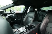 USED 2019 19 JAGUAR XE 2.0i GPF R-Sport Saloon 4dr Petrol Auto Euro 6 (s/s) (200 ps) CALDERA RED PAINTWORK + REVERSE CAMERA + HEATED SEATS + CARPLAY
