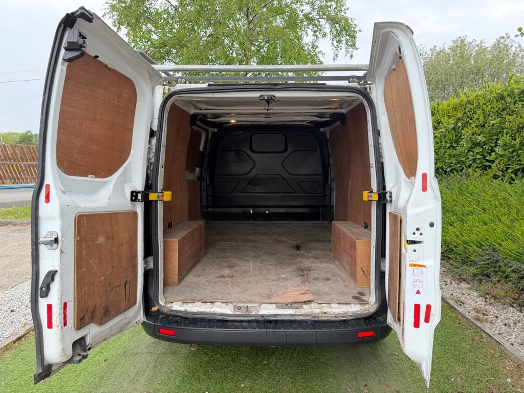 USED 2019 69 FORD TRANSIT CUSTOM 2.0 280 EcoBlue Leader Panel Van 5dr Diesel Manual L1 H1 Euro 6 (s/s) (105 ps) A VERY CLEAN AND TIDY EXAMPLE WITH AN AERODYNAMIC ROOF RACK FITTED SIDE LOADING DOOR AND BLUETOOTH CONNECTIVITY