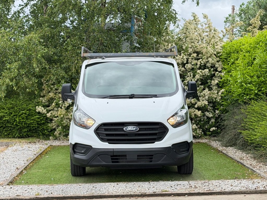 USED 2019 69 FORD TRANSIT CUSTOM 2.0 280 EcoBlue Leader Panel Van 5dr Diesel Manual L1 H1 Euro 6 (s/s) (105 ps) A VERY CLEAN AND TIDY EXAMPLE WITH AN AERODYNAMIC ROOF RACK FITTED SIDE LOADING DOOR AND BLUETOOTH CONNECTIVITY
