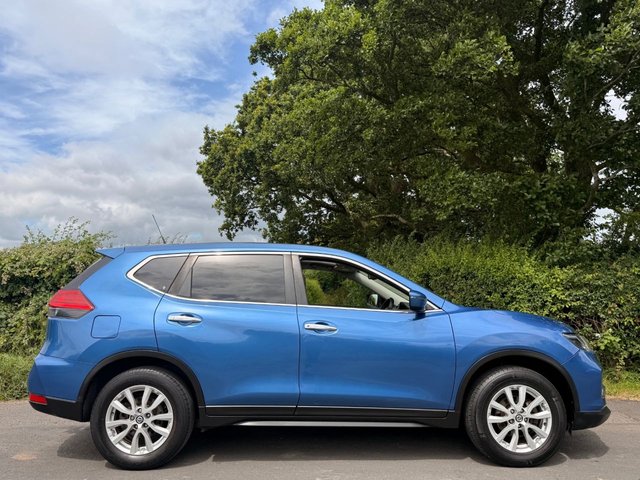 View our NISSAN X-TRAIL