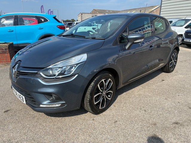 View our Renault Clio 1.5 dCi Play Hatchback 5dr Diesel Manual Euro 6 (s/s) (90 ps)