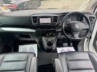 USED 2021 71 VAUXHALL VIVARO LIFE 2.0 Turbo D Elite M MPV 5dr Diesel Auto SWB Euro 6 (s/s) (8 Seat) (180 ps) PAN ROOF+LEATHER+8 SEATS+FSH