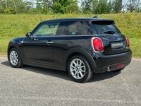 USED 2018 68 MINI HATCH 1.5 Cooper Classic Hatchback 3dr Petrol Steptronic Euro 6 (s/s) (136 ps) Rear Parking Camera, Sat Navi