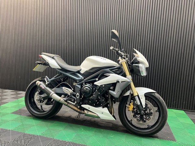 View our TRIUMPH STREET TRIPLE 675