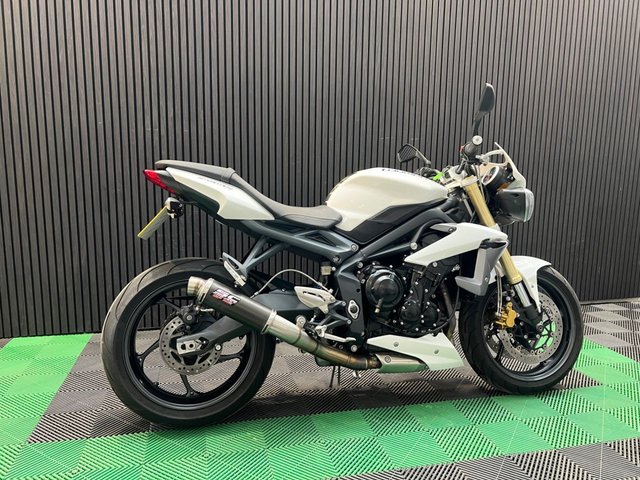View our TRIUMPH STREET TRIPLE 675