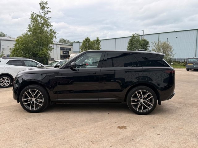 View our LAND ROVER RANGE ROVER SPORT