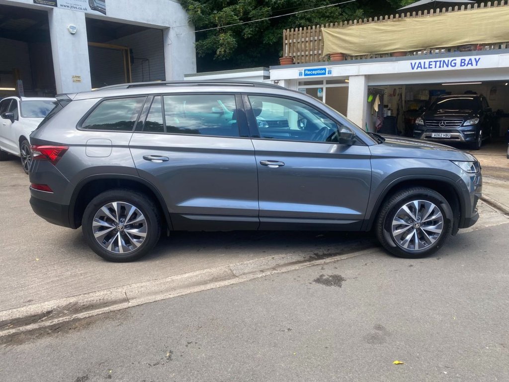 USED 2023 23 SKODA KODIAQ 2.0 TDI SE Drive SUV 5dr Diesel DSG 4WD Euro 6 (s/s) (7 Seat) (150 ps) 1 OWNERS FULL SERVICE HISTORY